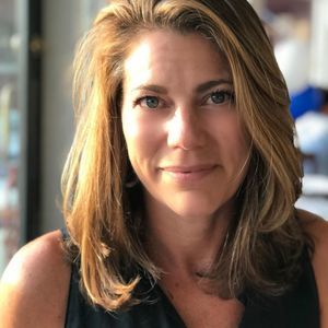 Meet your Posher, Lara